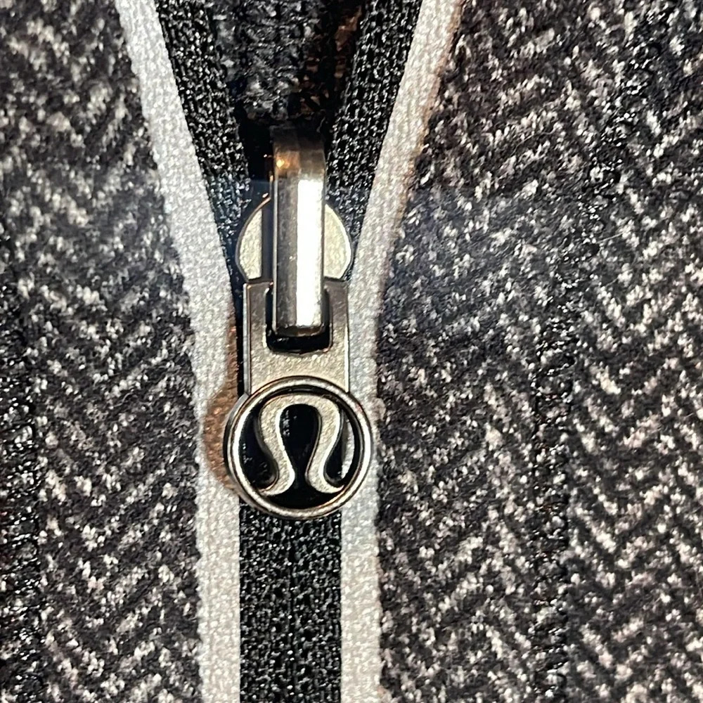 Lululemon Run: U-Turn Pullover Black / Heathered Coal size 8 - Picture 4 of 9